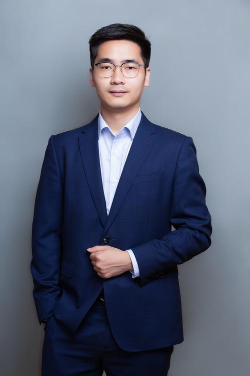 杨小琦 跟组制片负责人